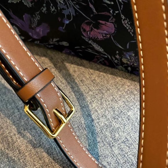 Bags - Picture 3 of 17